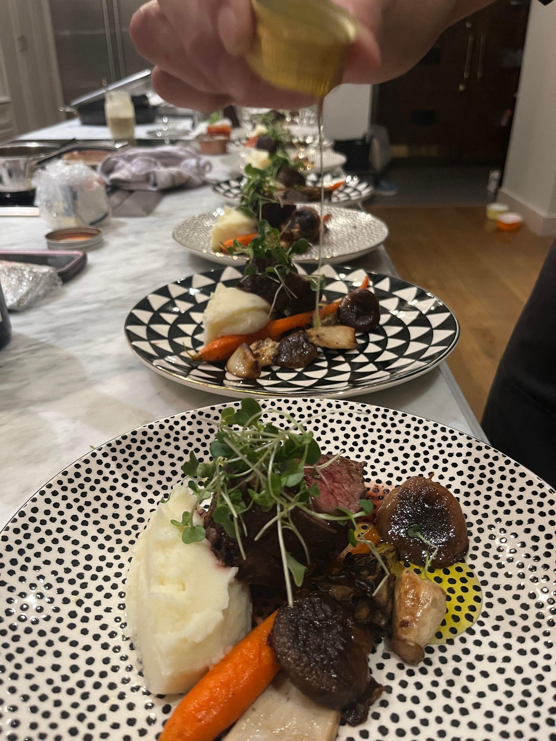 Independent restaurant plate execution